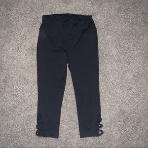 Cropped Leggings with Design